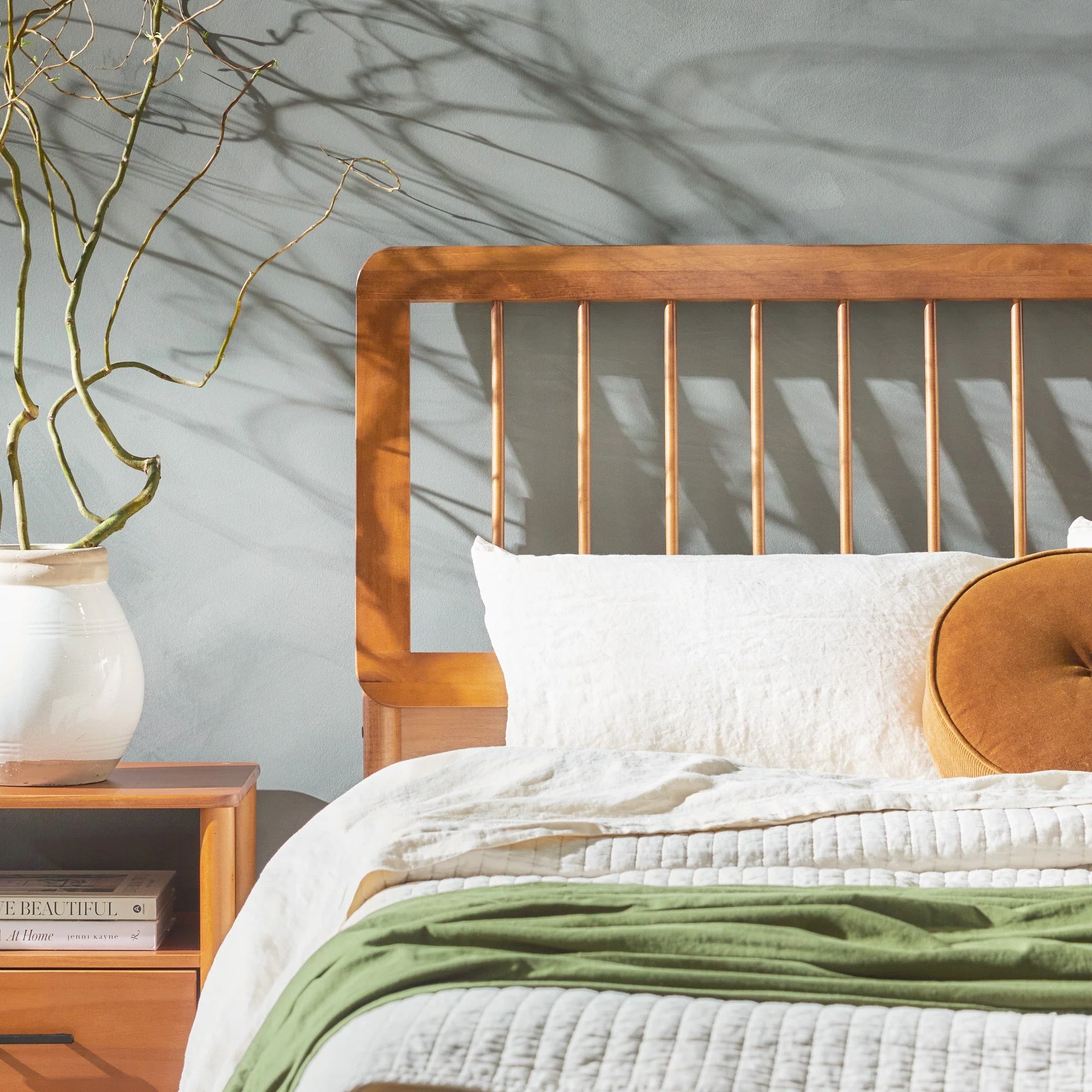 Cama Mid-Century Modern Solid Wood Spindle Bedframe - Image 8