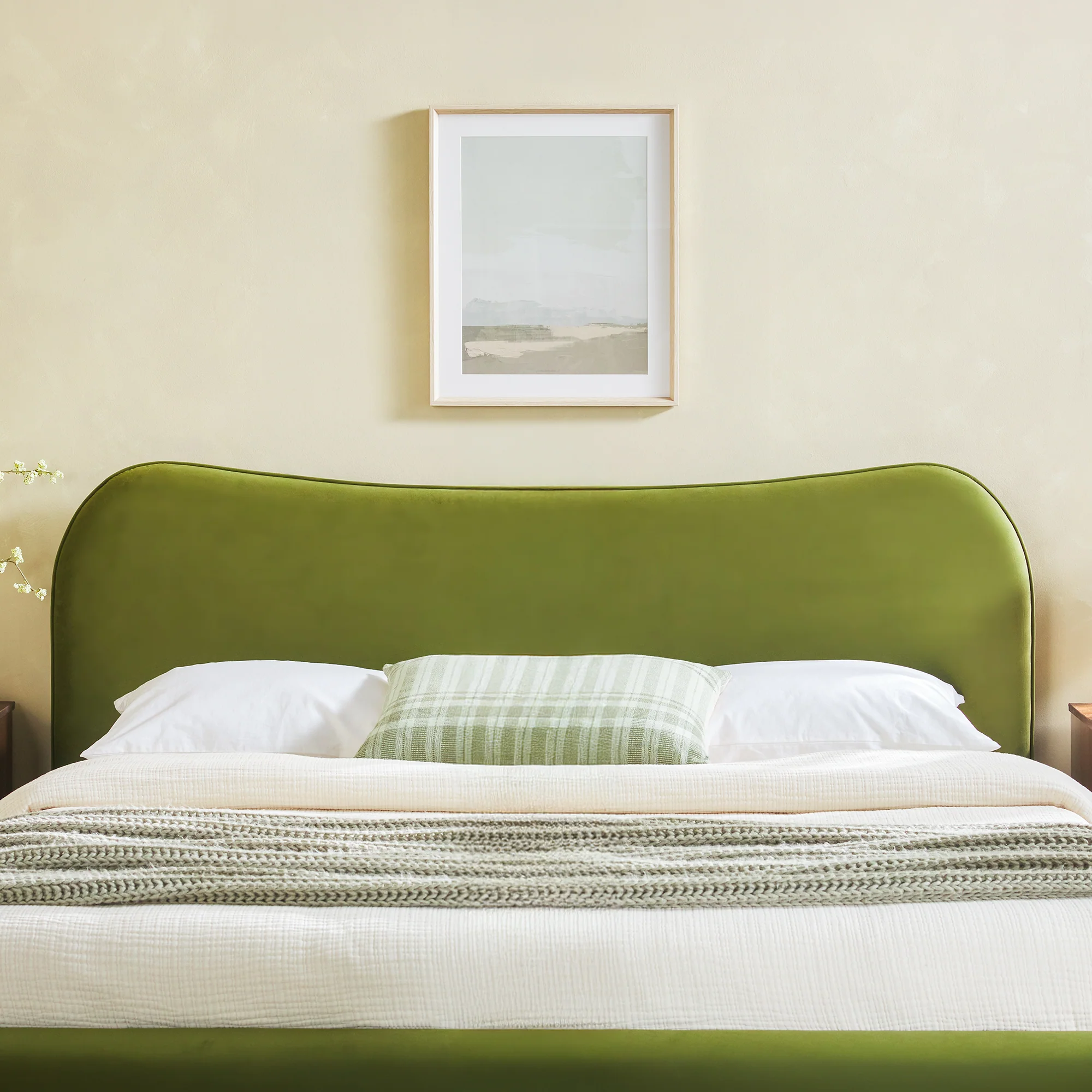 Chantelle Modern Curved Velvet Upholstered Bedframe - Image 3