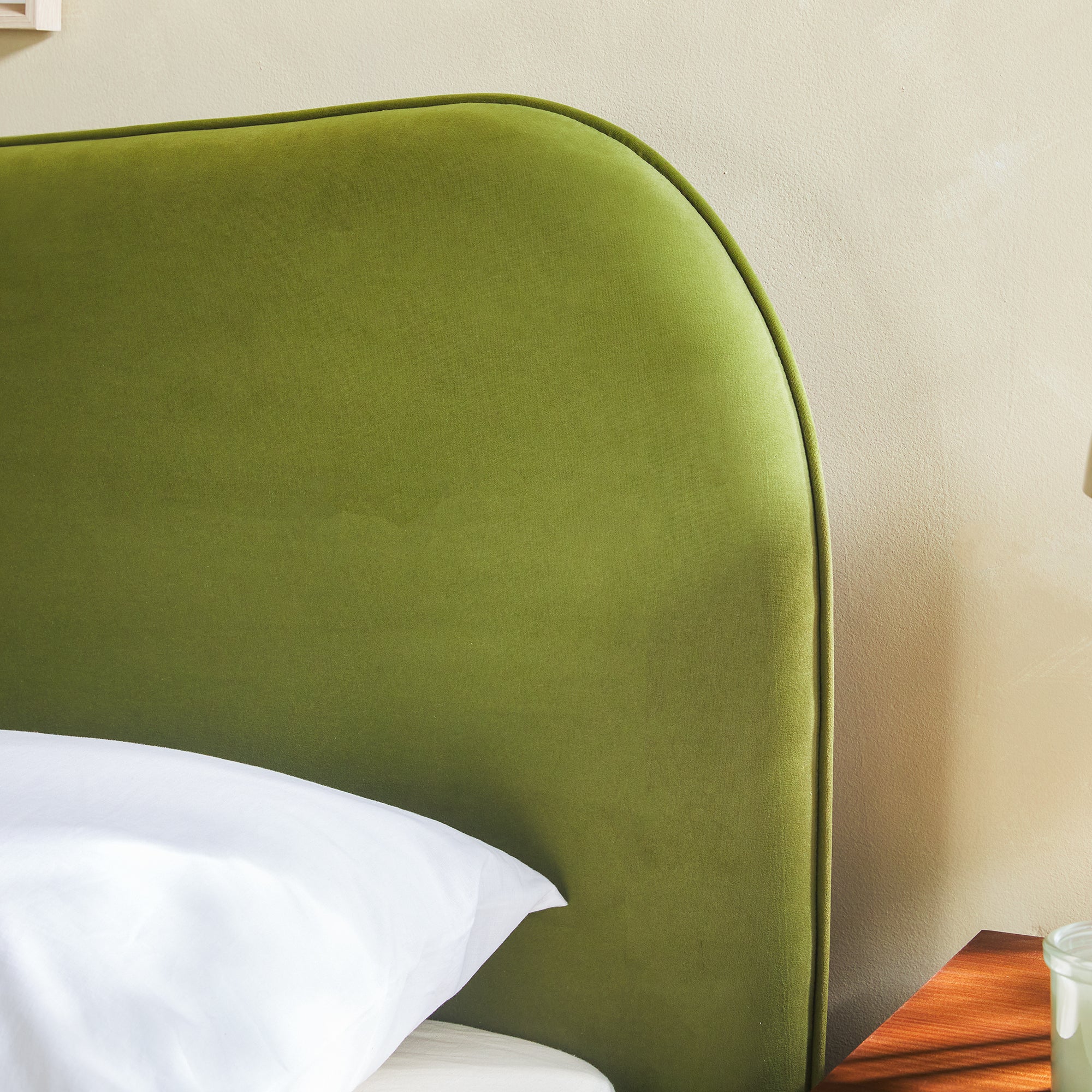 Chantelle Modern Curved Velvet Upholstered Bedframe - Image 7