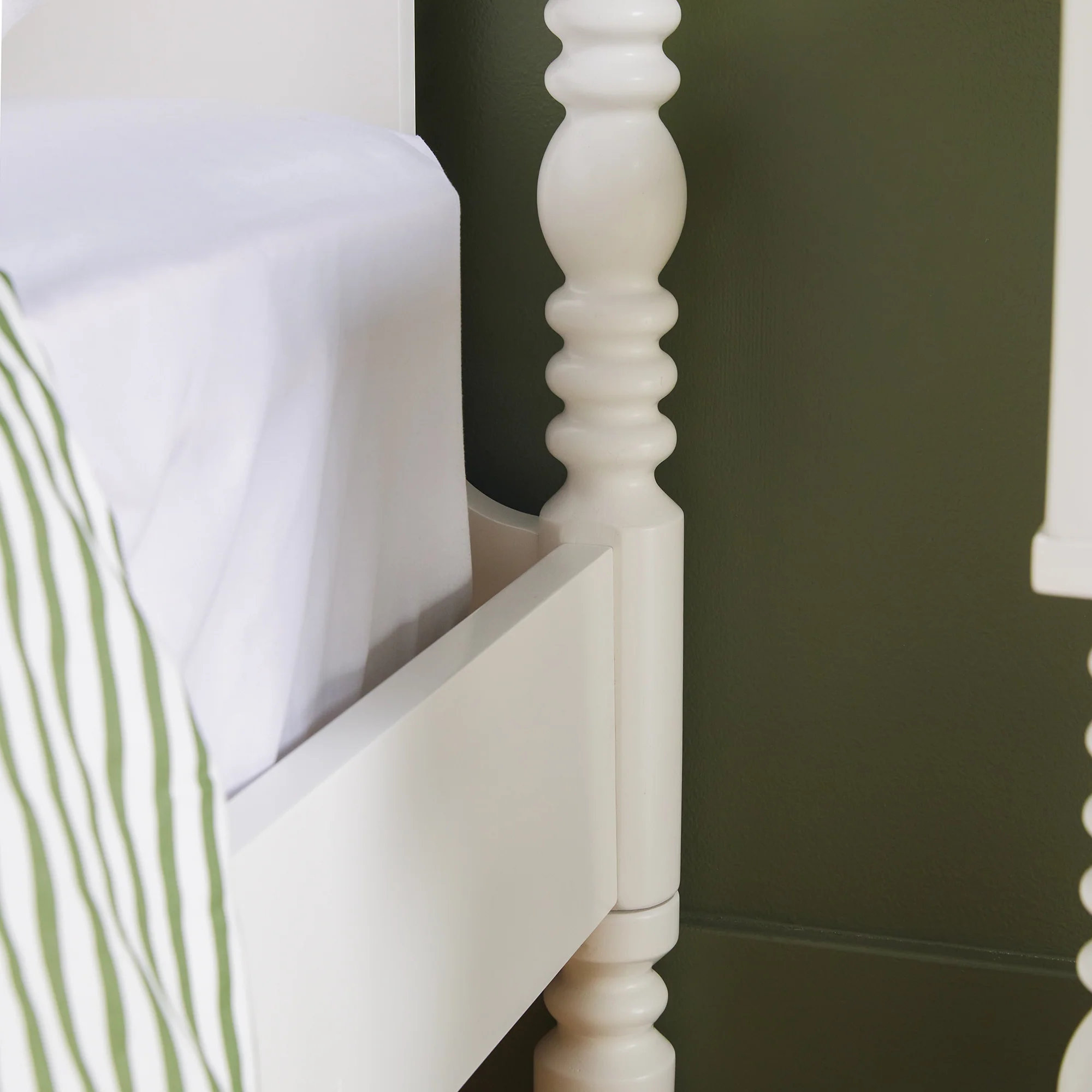 Traditional Vivienne Easy Assembly Solid Wood Twin Bedframe - Image 16