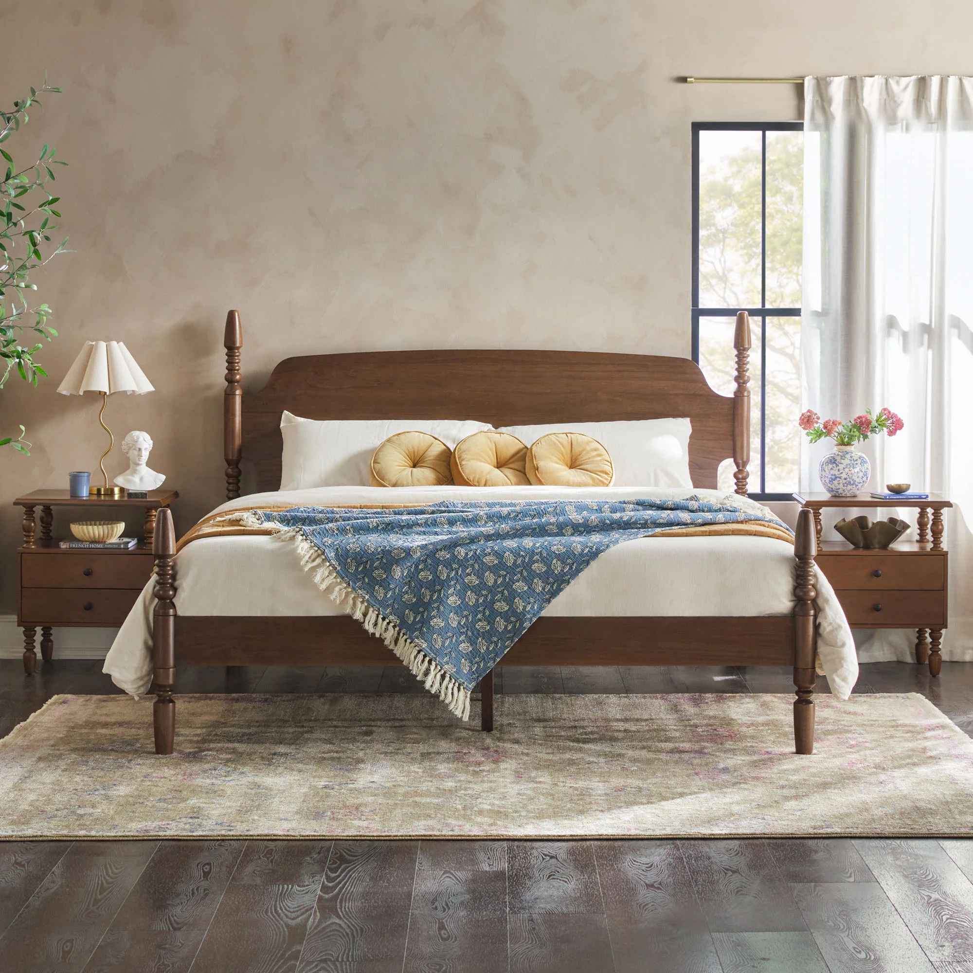Traditional Vivienne Easy Assembly Solid Wood Bed - Image 3